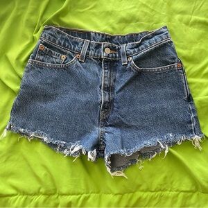 VTG dark wash levi denim cutoff shorts